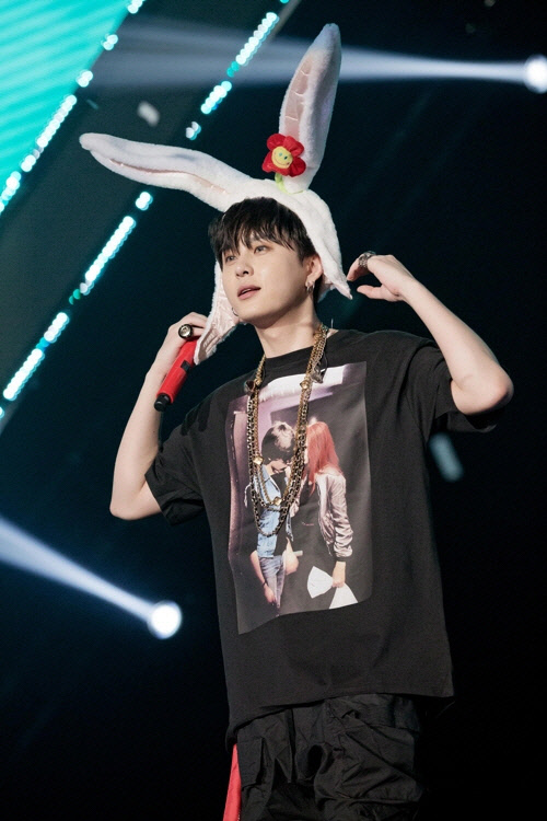 하이라이트 용준형[어라운드어스 제공]